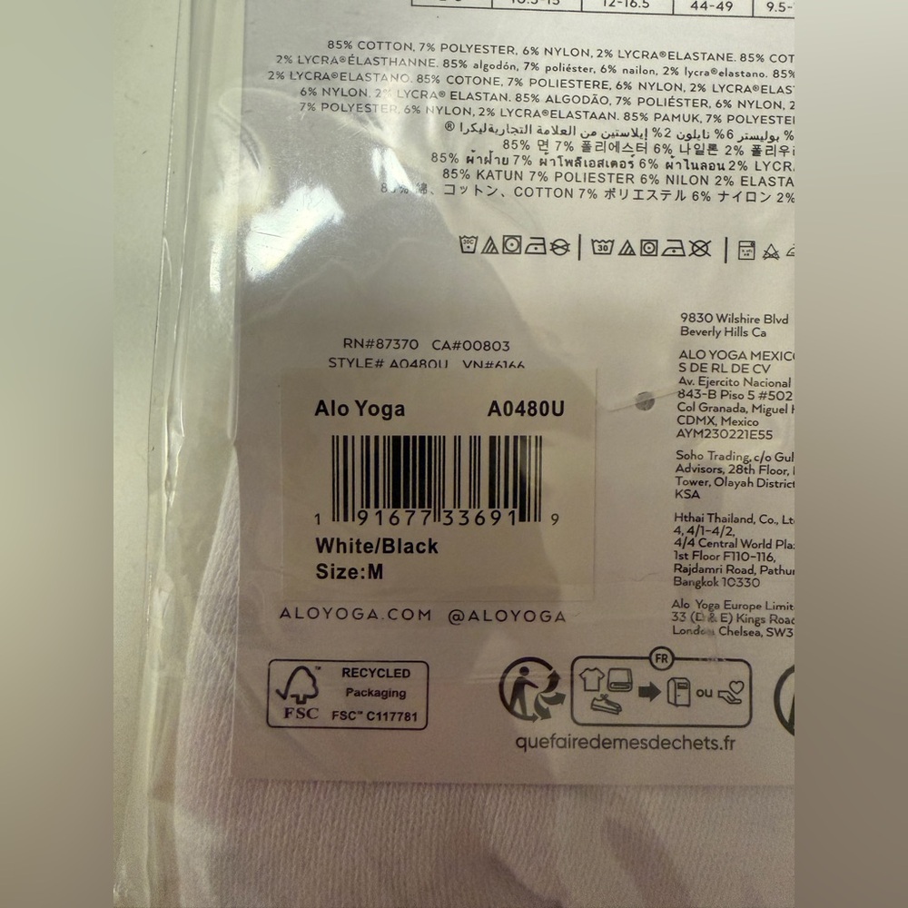 ALO Yoga Half Crew Throwback Socks White Black Unisex-Size Med-NWT - Picture 10 of 10